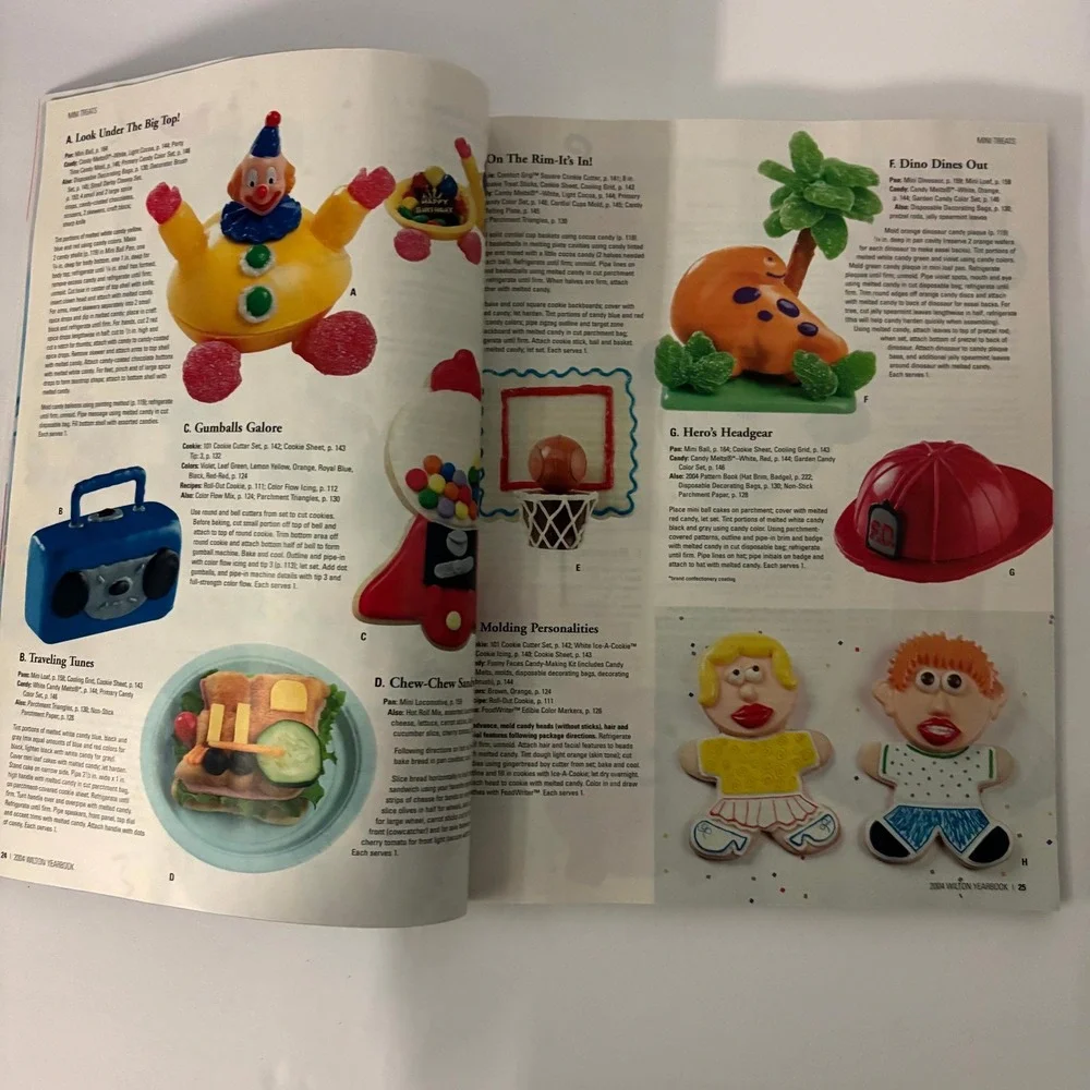 Wilton 2004 Yearbook Cake Decorating Book Birthday Wedding Cake Ideas PB